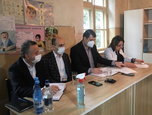 Արտակ Բեգլարյանը այցելել է Ասկերանի շրջանային բուժմիավորում