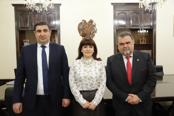 Գյումրին և Սամարղանդը կդառնան քույր քաղաքներ
