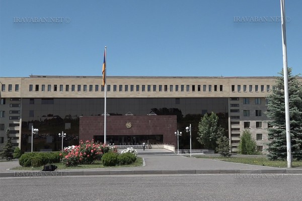 Կադրային փոփոխություննե՞ր ՊՆ-ում․ Իրավունք