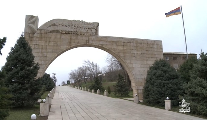 «Եռաբլուր»-ից 57-ամյա տղամարդը գողացել էր մետաղյա ծաղկաման, փորձել այլ իրար գողանալ