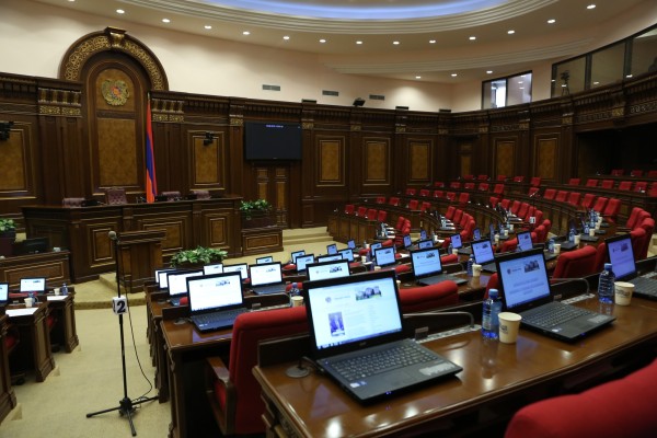 ՀՀ նախագահ կընտրեն վաղը. Ժողովուրդ