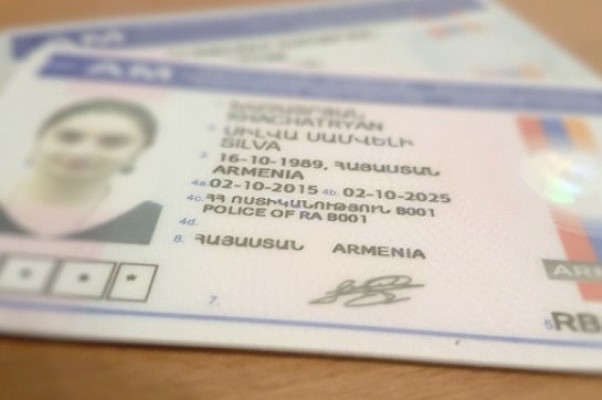 Վարորդական իրավունքի վկայականի փոխարեն պլաստիկ քարտ. Ժողովուրդ
