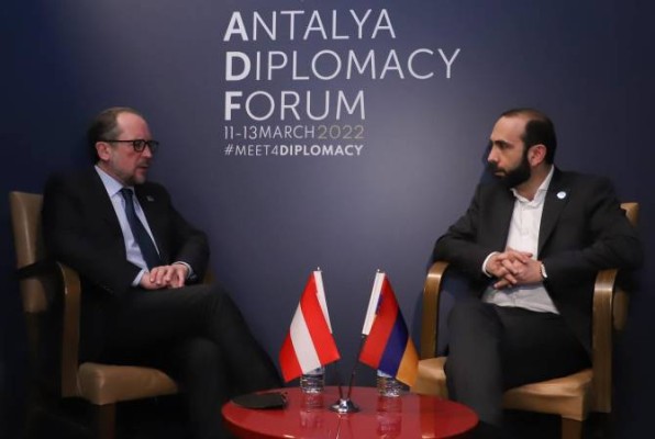 Արարատ Միրզոյանը հանդիպել է Ալեքսանդր Շալենբերգի հետ