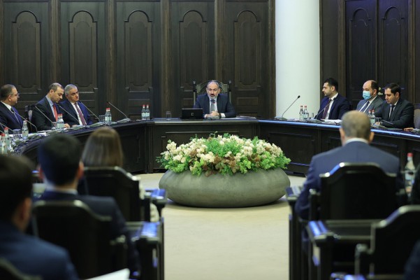 Իսկ մենք... կարծես դեմ չենք. Փաստ
