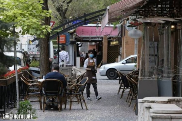 Ծխե՞լ, թե՞ չծխել բացօթյա տարածքներում․ Հրապարակ