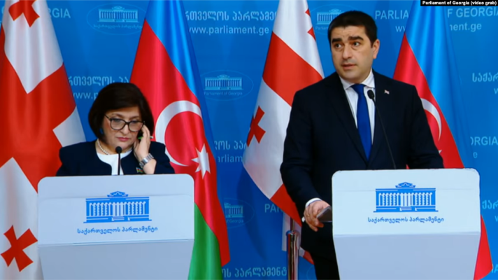 Պաշտոնական այցով Թբիլիսիում է Ադրբեջանի խորհրդարանի ղեկավարը