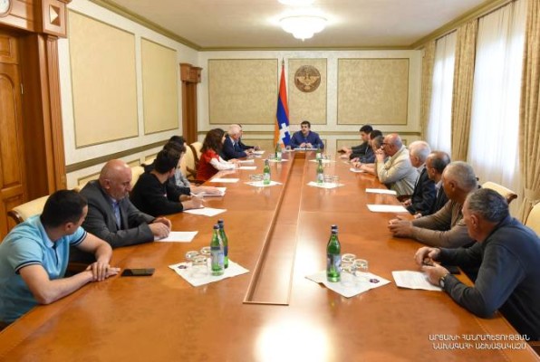 ԱՀ նախագահը լսել է «Արցախի փրկություն» շարժման՝ մարտահրավերների հաղթահարմանն ուղղված առաջարկները