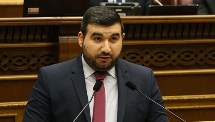 Ես՝ Վահագն Ալեքսանյանս, սիրով ու հոժարակամ պատրաստ եմ բանավիճել․ պատգամավոր