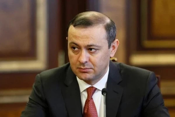 Այս հարցում փորձում ենք հնարավորինս թափանցիկ լինել և հանրությանը տեղեկացնել այն ամենի մասին, ինչ քննարկում ենք․ Գրիգորյան