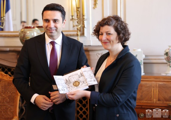 Ալեն Սիմոնյանը հանդիպել է Ստրասբուրգի քաղաքապետ Ժաննա Բարսեղյանի հետ