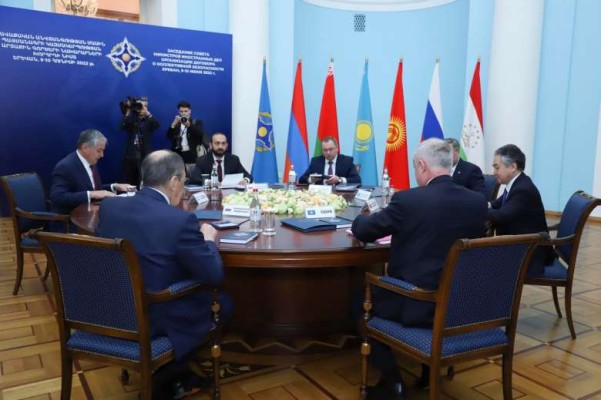Մեկնարկել է ՀԱՊԿ ԱԳ նախարարների նեղ կազմով նիստը