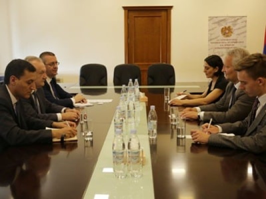 Վահրամ Դումանյանը Գերմանիայի դեսպանին առաջարկել է զարգացնել միջբուհական համագործակցությունը