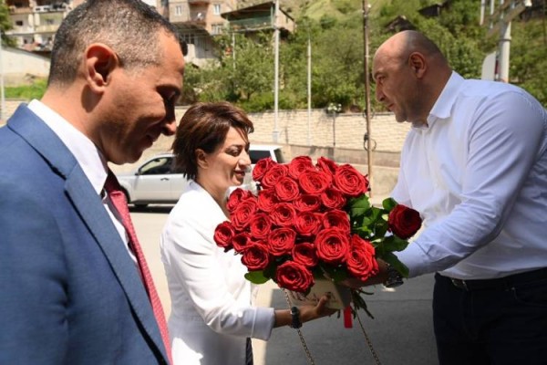 Քաջարանում վարդ-ակցիան չեն դատապարտում. Հրապարակ
