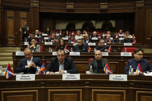 Ընդդիմադիրները խորհրդարանում կհանդիպեն եվրոպացի պառլամենտականների հետ․ Հրապարակ