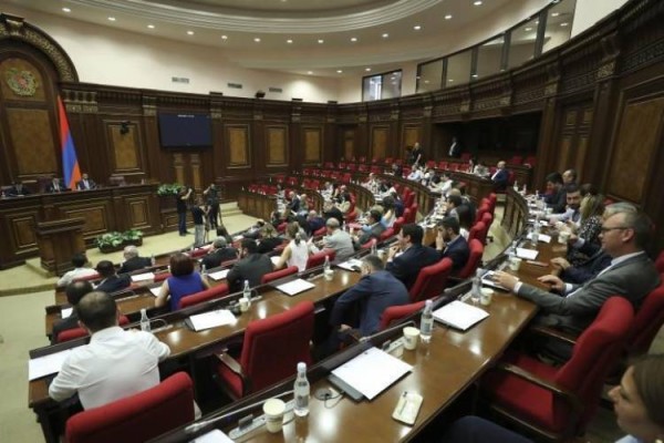 Կդիմեն արդյոք պատգամավորները ՍԴ․ Հրապարակ
