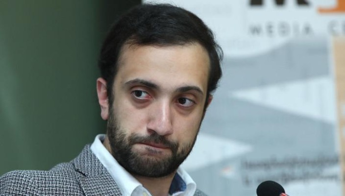 2020-ի սեպտեմբերի 26-ին Մատաղիսի գնդի հրամանատարը հավաքել է սպայակազմին ու մեծ գինարբուք կազմակերպել․ նա կալանավորվել է․ Իոաննիսյան
