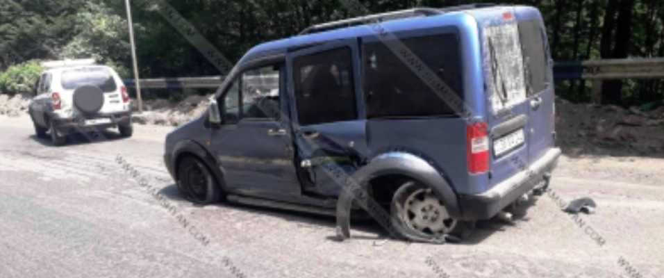Տավուշի մարզում բախվել են Ford Connect-ն ու Opel-ը. կան վիրավորներ․ shamshyan.com