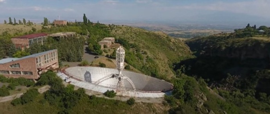 Պարիս Հերունու աստղադիտակի տարածքում կայանալու է էլեկտրոնային երաժշտության փառատոն և քեմփինք