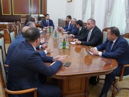 Փոխվարչապետ Մաթևոսյանը հանձնարարել է մարզպետներին հետևել «300 դպրոց-500 մանկապարտեզ» ծրագրի ընթացքին