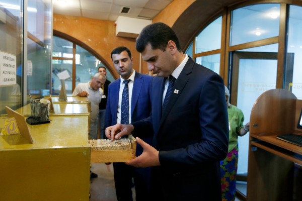 Երևանի քաղաքապետ Հրաչյա Սարգսյանը շրջել է քաղաքի գրադարաններում