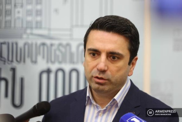 Ալեն Սիմոնյանն անլուրջ է համարում ընդդիմության բոյկոտը և այլընտրանքային նիստ անցկացնելը