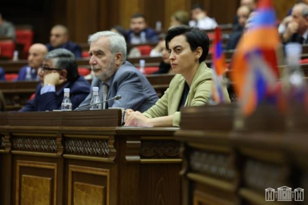 Օրենսդիր մարմնի այսպիսի դեգրադացիա անգամ Շմայսի ու Լֆիկի ժամանակներում չի եղել․ Հրապարակ