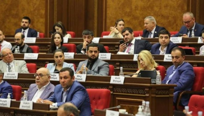 ՔՊ-ում շատերը մեծ ախորժակ ունեն առաջիկայում ստեղծվելիք ներքին գործերի մեգանախարարի պաշտոնի համար․ Հրապարակ