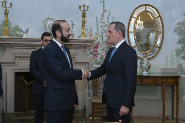 Բայրամովը Միրզոյանի հետ հանդիպման վերաբերյալ թվիթերյան գրառում է կատարել