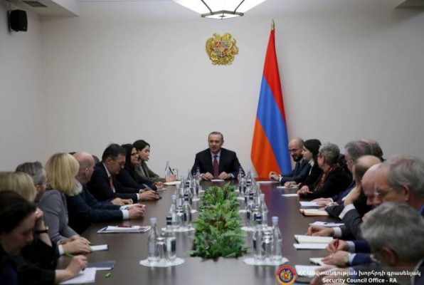 ՀՀ-ԵՄ համագործակցությունն ունի անվտանգության ոլորտը ներառելու հնարավորություն. ՀՀ ԱԽ քարտուղարը՝ ԵՄ հատուկ բանագնացներին