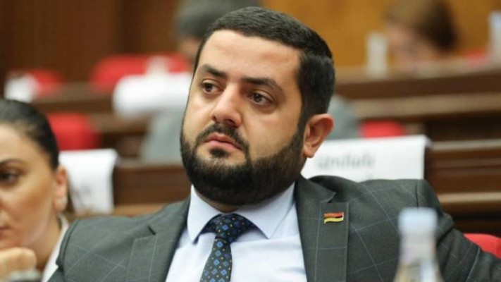 ՔՊ-ական պատգամավորի ինքնագործունեությունը կրքեր է բորբոքել. Հրապարակ