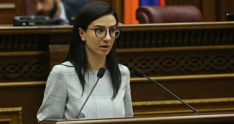 Հովիկ Աբրահամյանի առանձնատան վաճառքի առեղծվածի մասով քար լռություն է․ ինչու գլխավոր դատախազը հրահանգ չի տալիս․ Ժողովուրդ