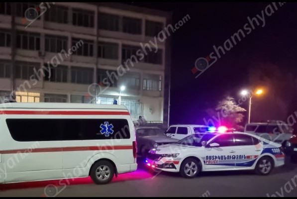 Քանաքեռ-Զեյթունի բաժնի մոտ ոստիկաններին հաջողվել է կանխել կնոջ ինքնավնասումը. Shamshyan.com