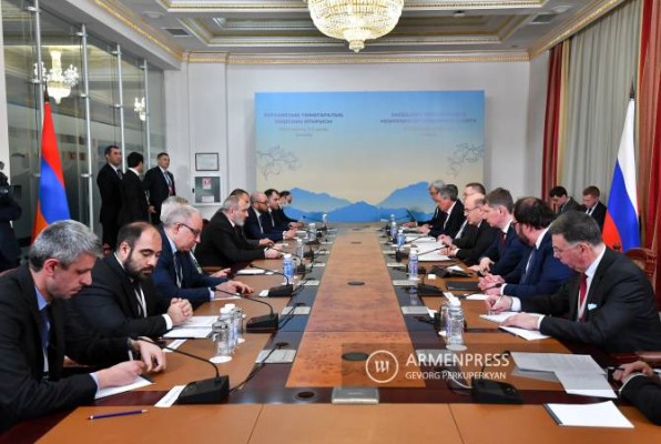 Նիկոլ Փաշինյանը և Միխայիլ Միշուստինը քննարկել են Լաչինի միջանցքի խնդիրը