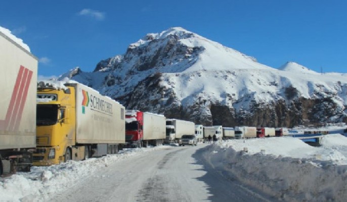 Լարսը փակ է բոլոր ավտոմեքենաների համար