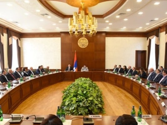 Արայիկ Հարությունյանը ներկայացրել է Արցախի նոր պետնախարարին