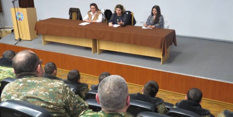 Բանակում՝ խաղաղության քարոզ․ Հրապարակ