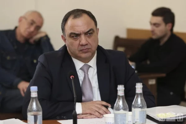 Ես Նիկոլ Փաշինյանի դասարանցին չեմ եղել. Վահե Ղազարյան