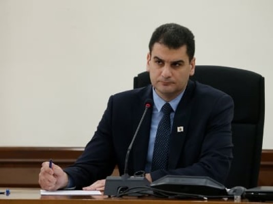 Շարունակվում է Հրաչյա Սարգսյանի յուրայինների հեռացումը քաղաքապետարանից․ Հրապարակ