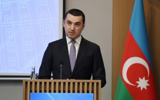Ֆրանսիայի պաշտոնական կառույցները պետք է վերջ տան «սադրիչ և քայքայիչ գործունեությանը». Բաքուն՝ Արցախին հումանիտար օգնություն տրամադրելու նախաձեռնության մասին