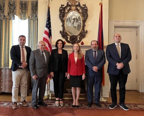 Լիլիթ Մակունցն ընդունել է մի խումբ ինքնակոչ «դաշնակցականների»․ Հրապարակ