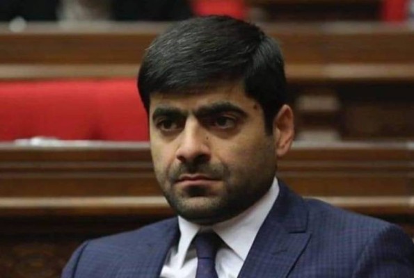 Ինչու Մհեր Սահակյանը խոստումը չկատարեց․ Հրապարակ