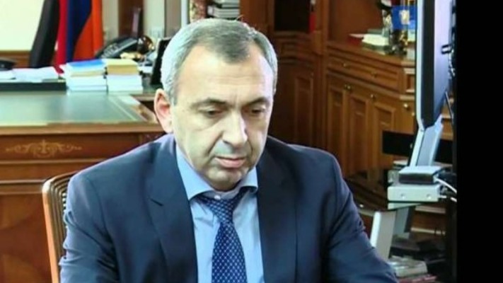 Նախկին փոխնախարար Ալիկ Միրզաբեկյանը Հակակոռուպցիոն դատարան չի ներկայացել. Ժողովուրդ