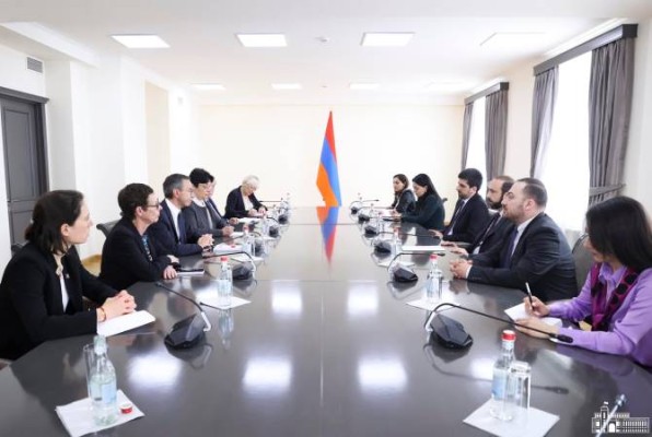 Ֆրանսիայի սենատորը ՀՀ ԱԳ նախարարին է ներկայացրել Լաչինի միջանցքի հետ կապված եզրահանգումները