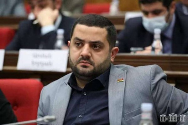 ՔՊ-ական պատգամավորին Շուռնուխում «փառահեղ» ընդունելության են արժանացրել. Հրապարակ