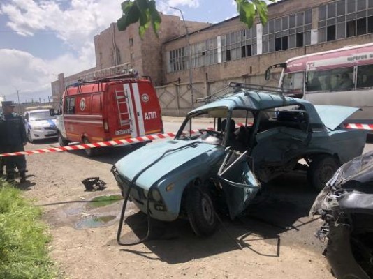 Այնթափում մեքենաներ են բախվել․ կա տուժած
