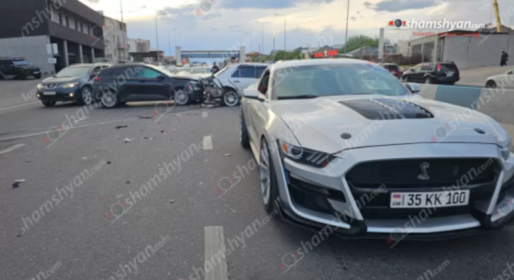Երևանում բախվել են Mustang-ը, Mercedes-ն ու Hyundai-ն. վիրավորներից մեկը երեխա է․ shamshyan.com