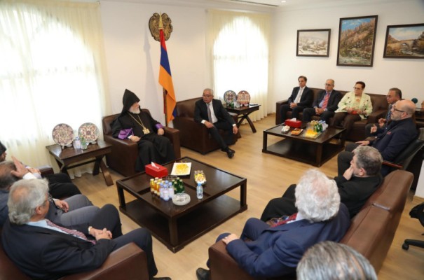 Արամ Ա-ն Քուվեյթում ՀՀ դեսպանի հետ քննարկել է հայ-քուվեյթական զարգացող հարաբերությունները