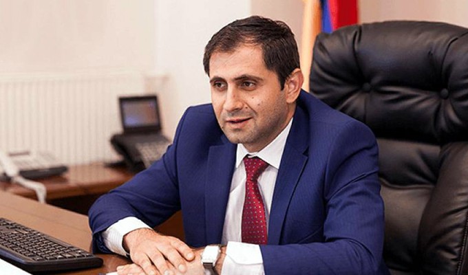 Պապիկյանի հեռացման հարցը դեռ դրված է. փոխարինող են փնտրում. Ժողովուրդ