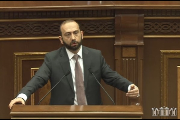 Ամենակենսական, ամենաէական խնդիրներում հայկական և ադրբեջանական կողմերը դեռ բավականին հեռու են համաձայնության գալուց․ Արարատ Միրզոյան