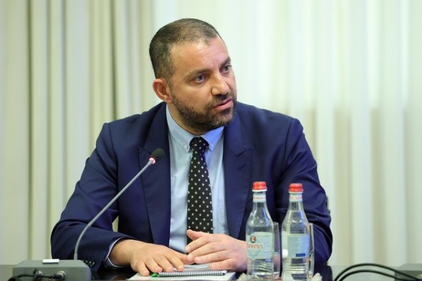 Վահան Քերոբյանն իրեն փորձում է տարբեր ոլորտներում. նոր պաշտոն է ուզում. Ժողովուրդ